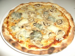 (18) Gorgonzola